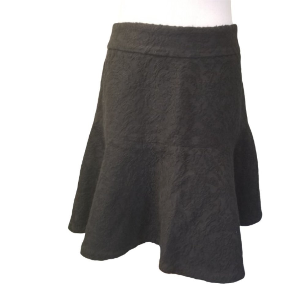 Zara women's detailed black skirt size Small (74)